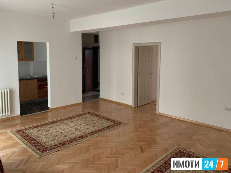 Се издава стан 63м2Центар