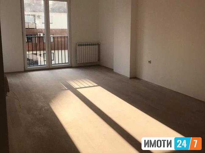 Se prodava odlicen trosoben stan 74m2Taftalidze 1