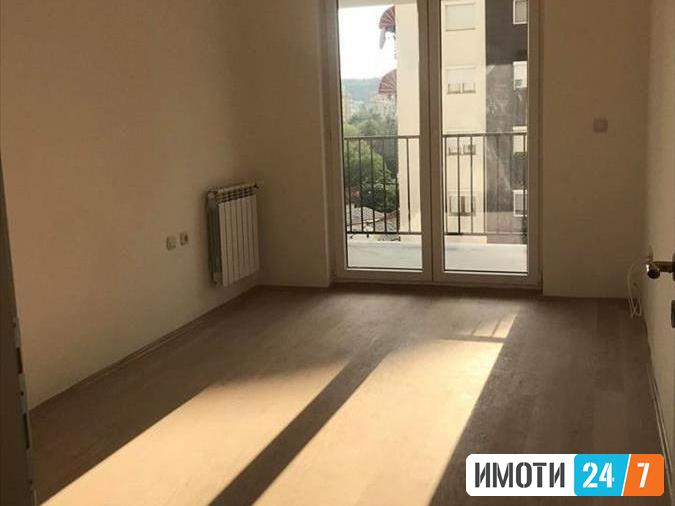 Se prodava odlicen trosoben stan 74m2Taftalidze 1