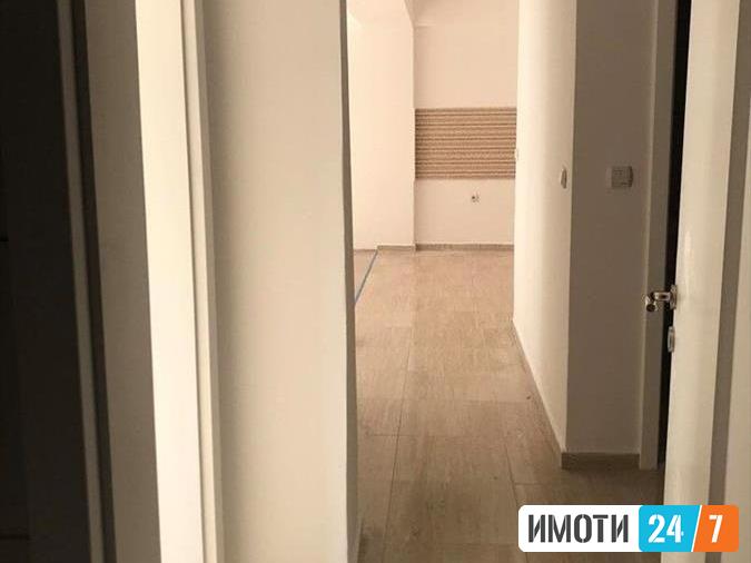 Se prodava odlicen trosoben stan 74m2Taftalidze 1