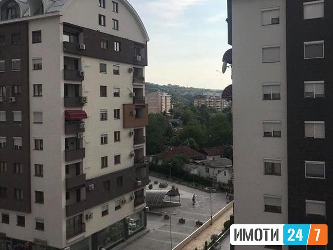 Se prodava odlicen trosoben stan 74m2Taftalidze 1