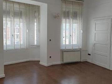 Se izdava Deloven prostor 90m2RISTICEVAcentar