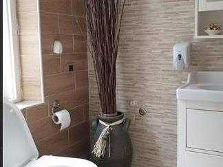 Se izdava Deloven prostor 90m2RISTICEVAcentar