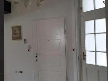 Se izdava Deloven prostor 90m2RISTICEVAcentar