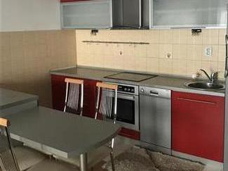 Се продава наместен 3-собен стан 50м2ЦЕНТАР