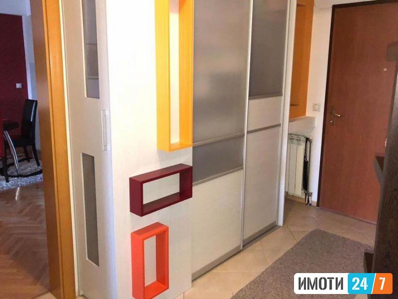 Se prodava prekrasen stan 82m2CENTAR