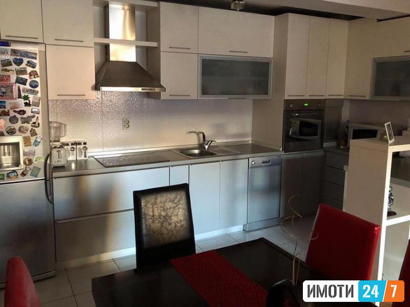 Se prodava prekrasen stan 82m2CENTAR